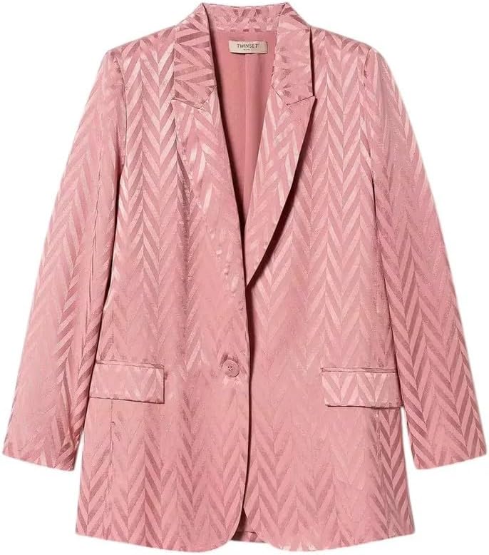 Pavo Monitor Arm mounted on a wooden office desk